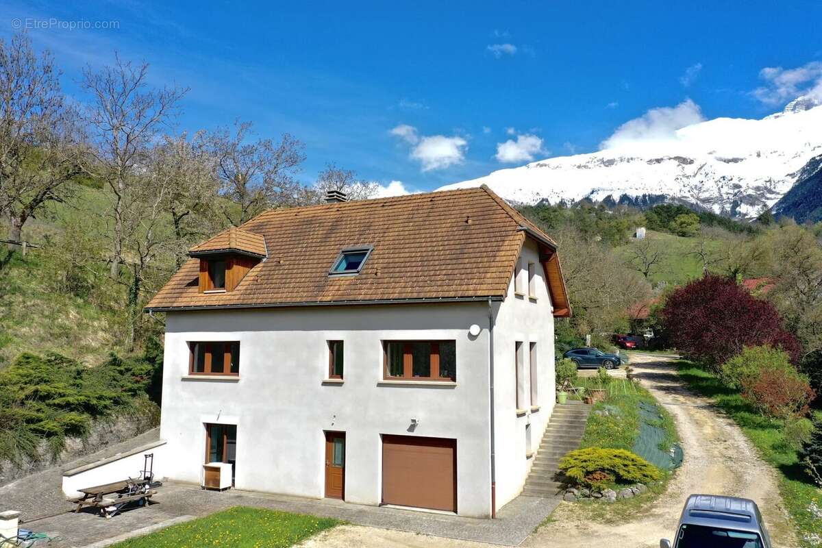 Maison à SAINT-BAUDILLE-ET-PIPET