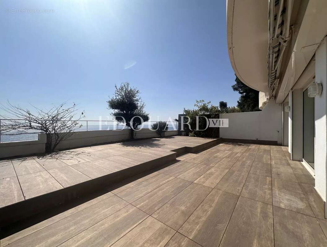 Appartement à ROQUEBRUNE-CAP-MARTIN