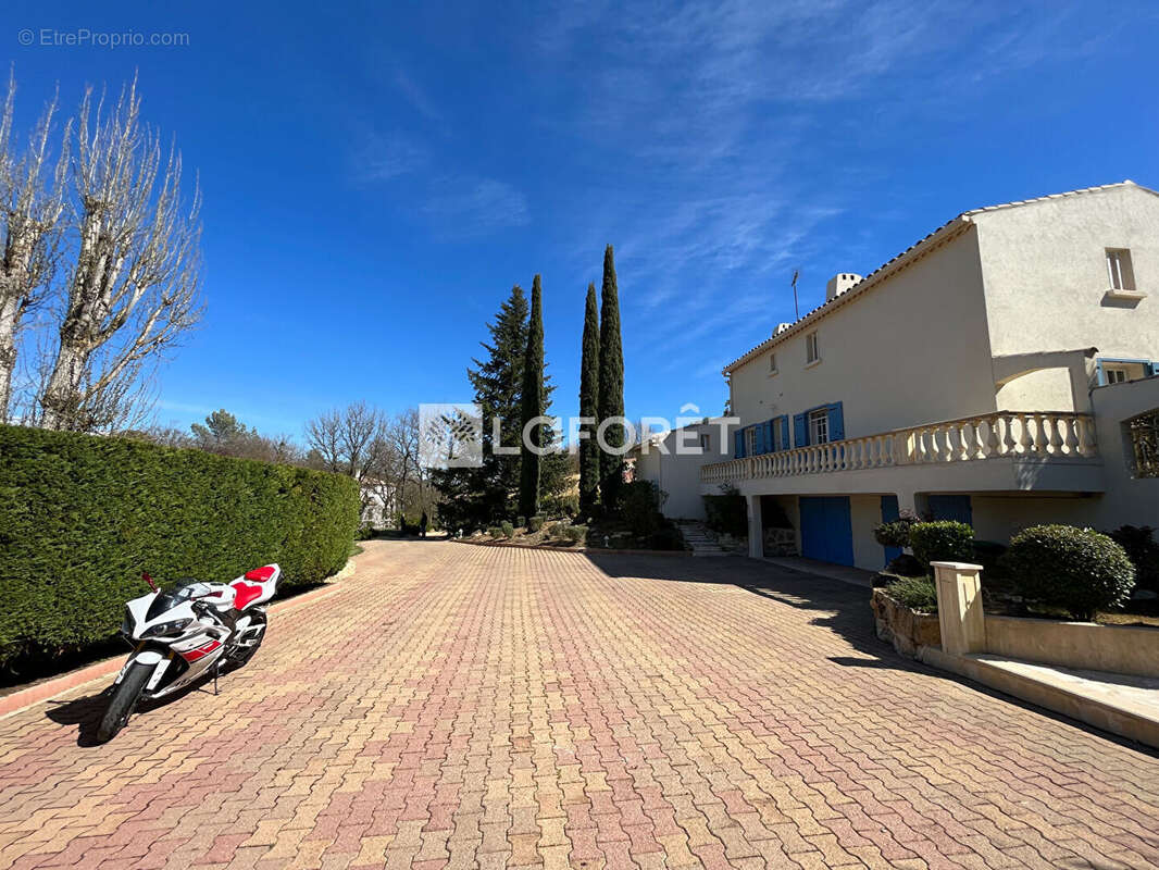 Maison à SAINT-MAXIMIN-LA-SAINTE-BAUME
