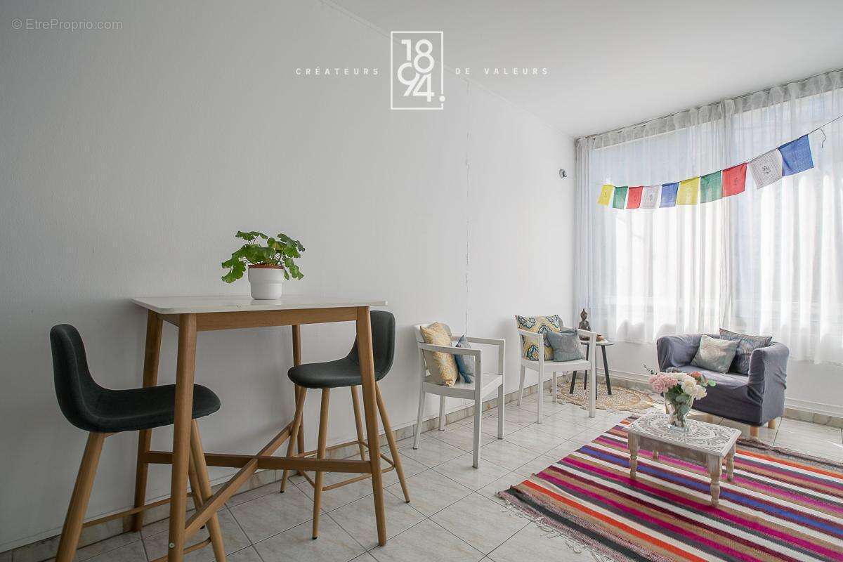 Appartement à MARSEILLE-2E