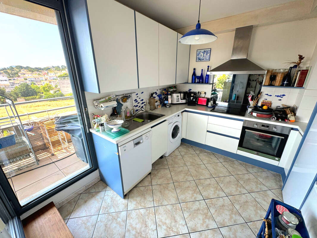 Autre à MARSEILLE-6E