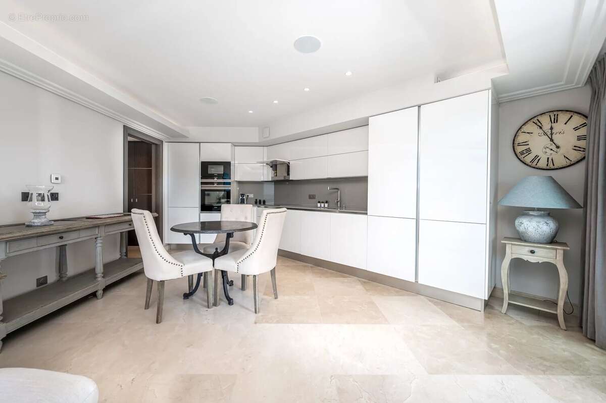 VENDU - CAP D'ANTIBES - Appartement avec vue mer dans résidence d'exception - photo 24