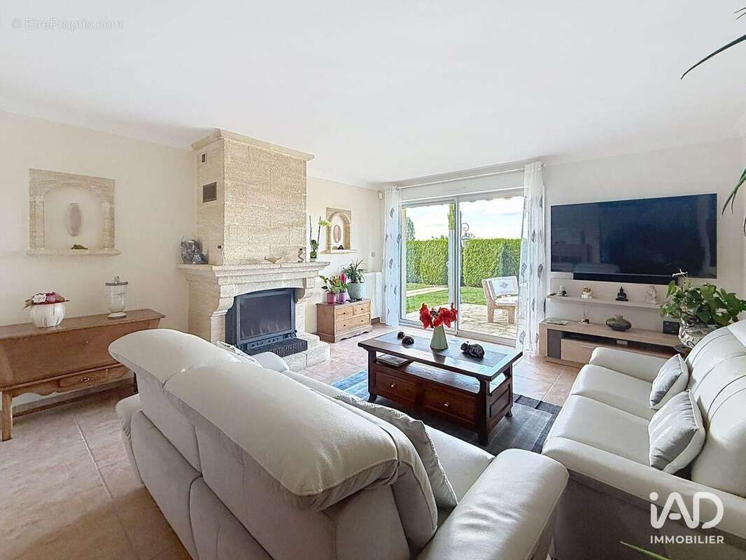 Photo 4 - Maison à HOUDAN