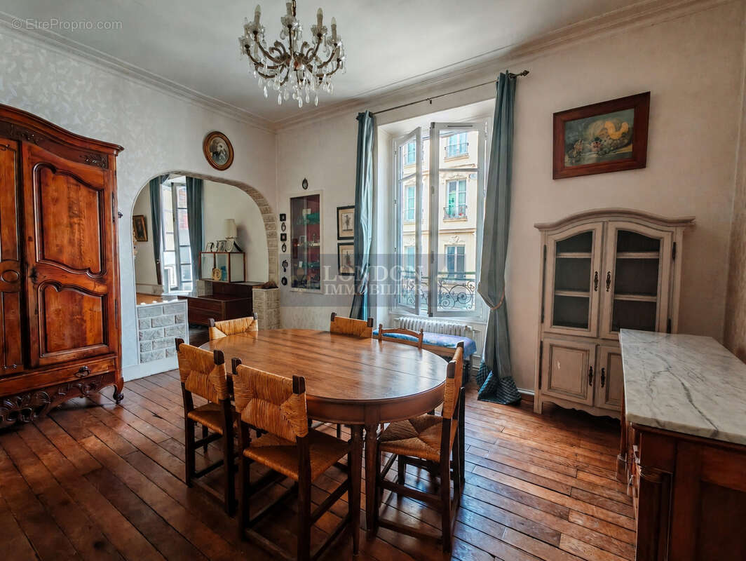 Appartement à VERSAILLES