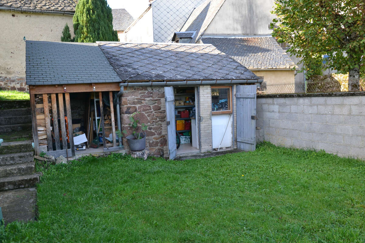 Maison à SAINT-SAUVES-D'AUVERGNE