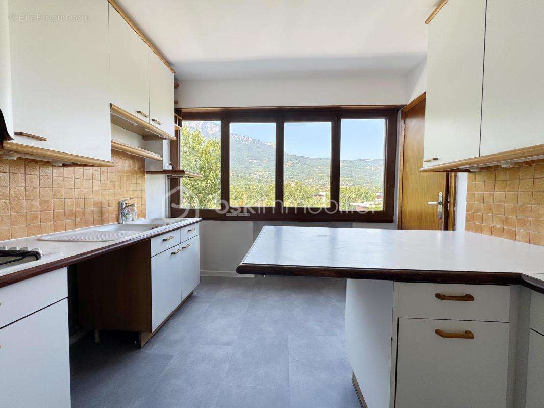 T4 traversant de 107,69 m², 3 chambres avec vue, rénové - photo 7