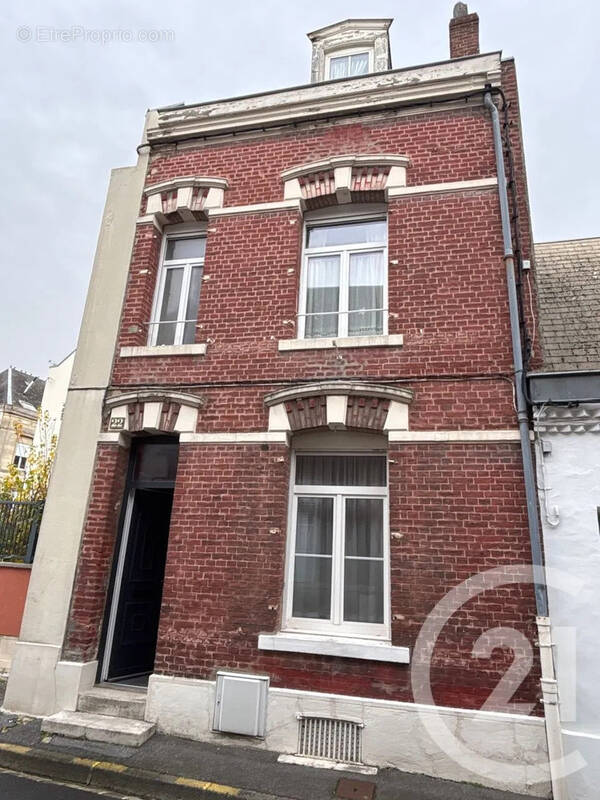 Maison à SAINT-QUENTIN