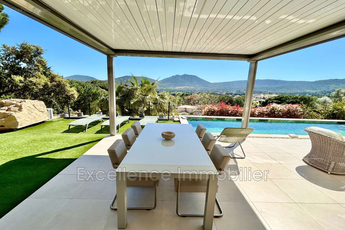 Maison à PLAN-DE-LA-TOUR