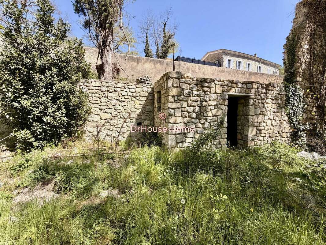 Terrain à BUIS-LES-BARONNIES
