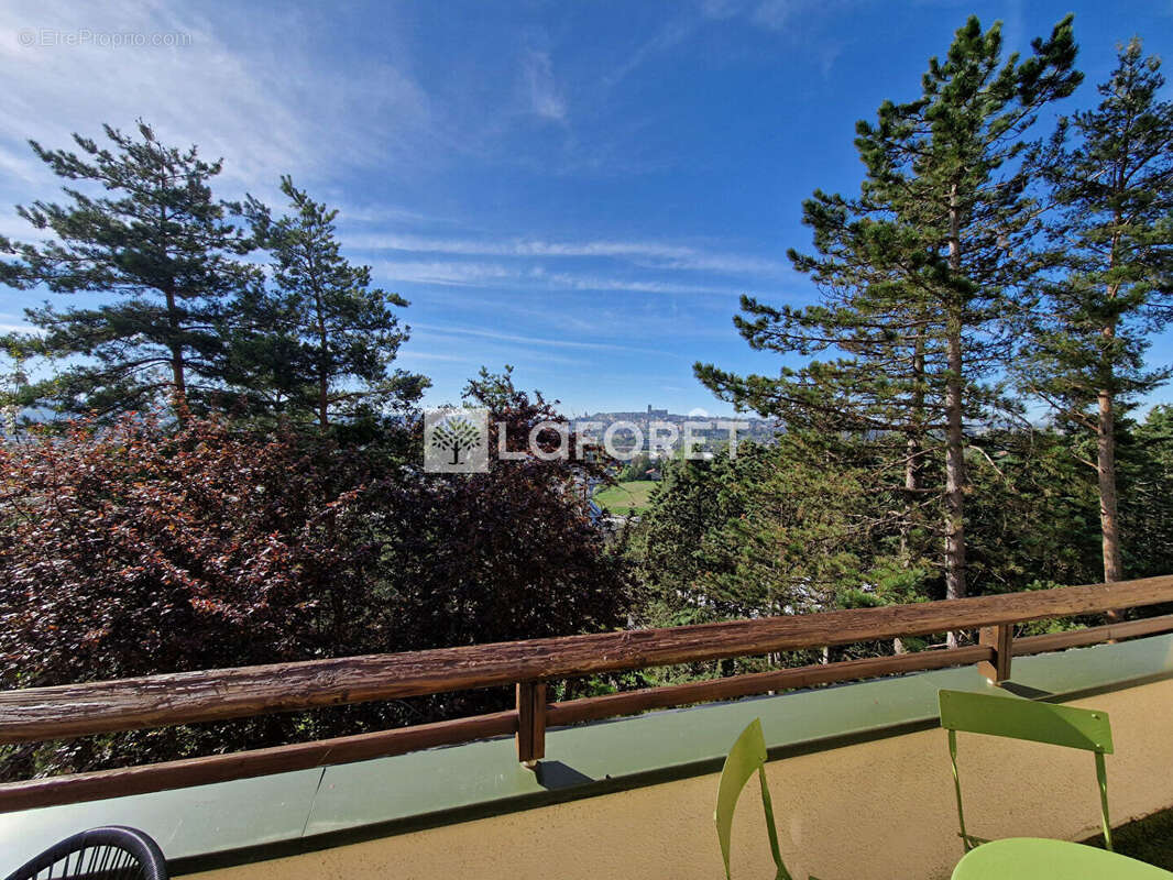 Appartement à ONET-LE-CHATEAU