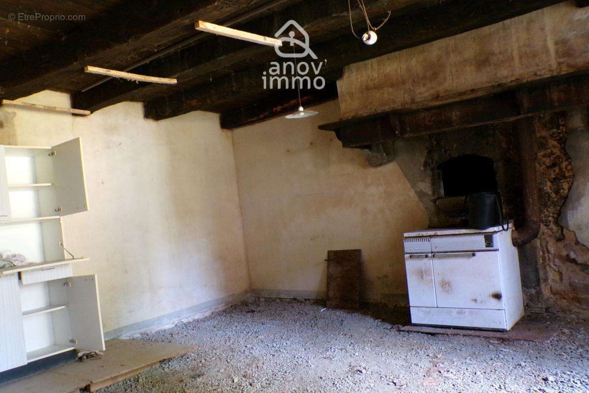 Maison en pierre de caractère à rénover   Charme authentique - photo 11
