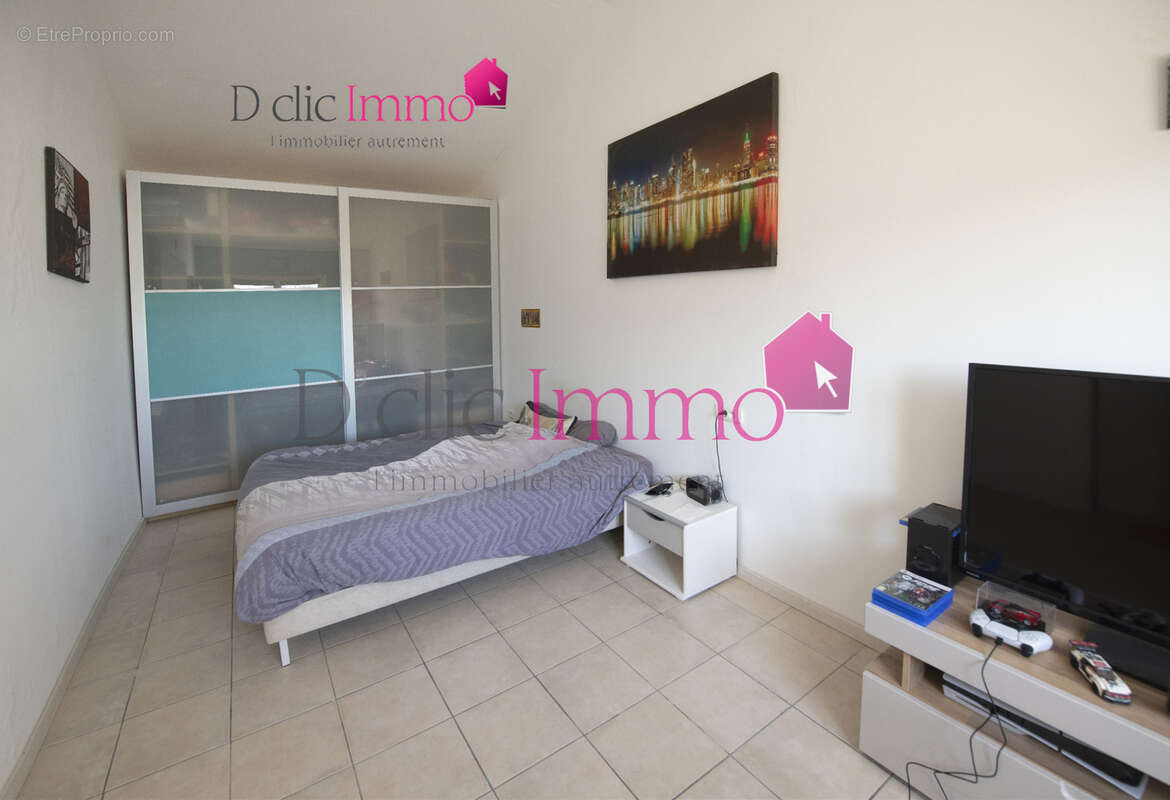SAINT HILAIRE DE RIEZ   165 m2 habitables   4 chambres   2 garages (54 m2 et 48 m2)   Pièce SPA 32 m2   Jardin - photo 10