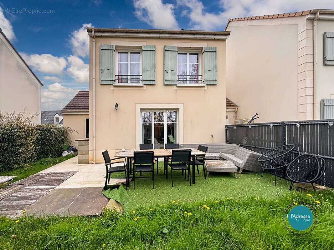 Maison à FONTENAY-LE-VICOMTE