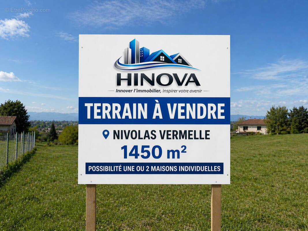 Terrain à NIVOLAS-VERMELLE