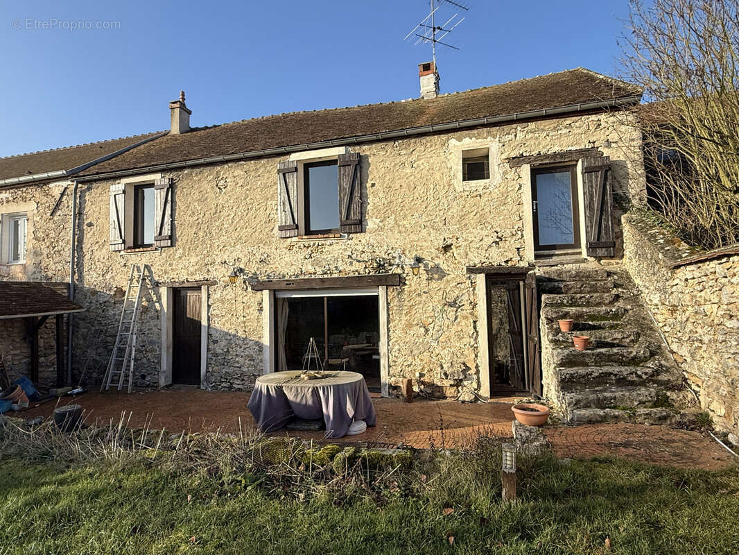 Maison à VERT-SAINT-DENIS
