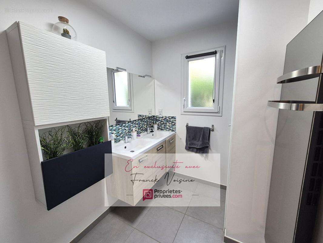 Maison à BEAUREPAIRE