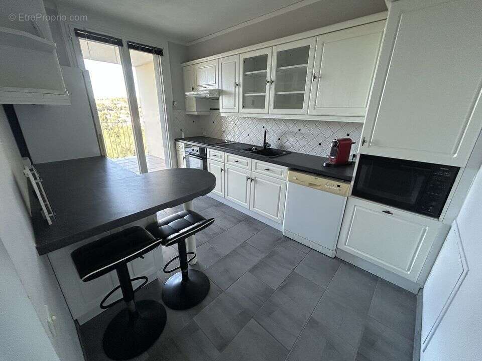 t4 - palama - terrasse - place - vue - calme - bus - Appartement à MARSEILLE-13E