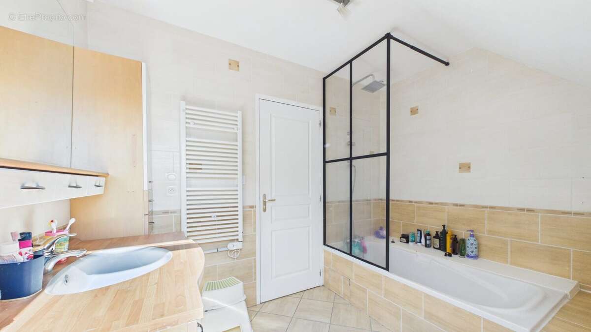 Maison 142 m² à Guiclan  - photo 9