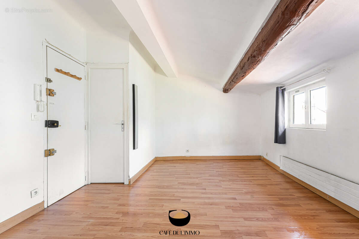Appartement à MARSEILLE-1E