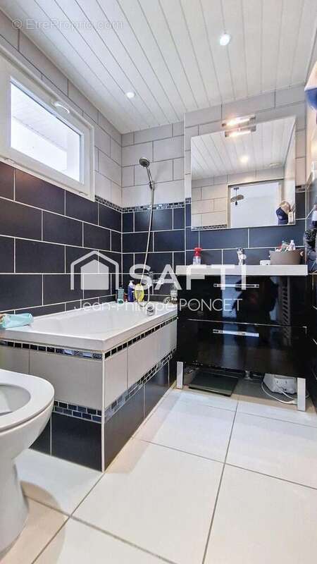 Photo 5 - Appartement à LA MADELAINE-SOUS-MONTREUIL