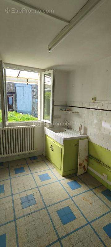 Maison de village, grange et terrain - photo 4