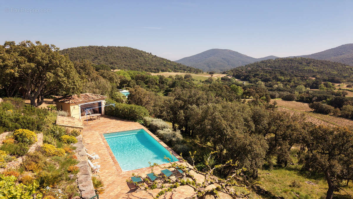 Maison à PLAN-DE-LA-TOUR