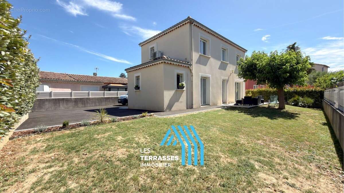 Maison à MONTELIMAR