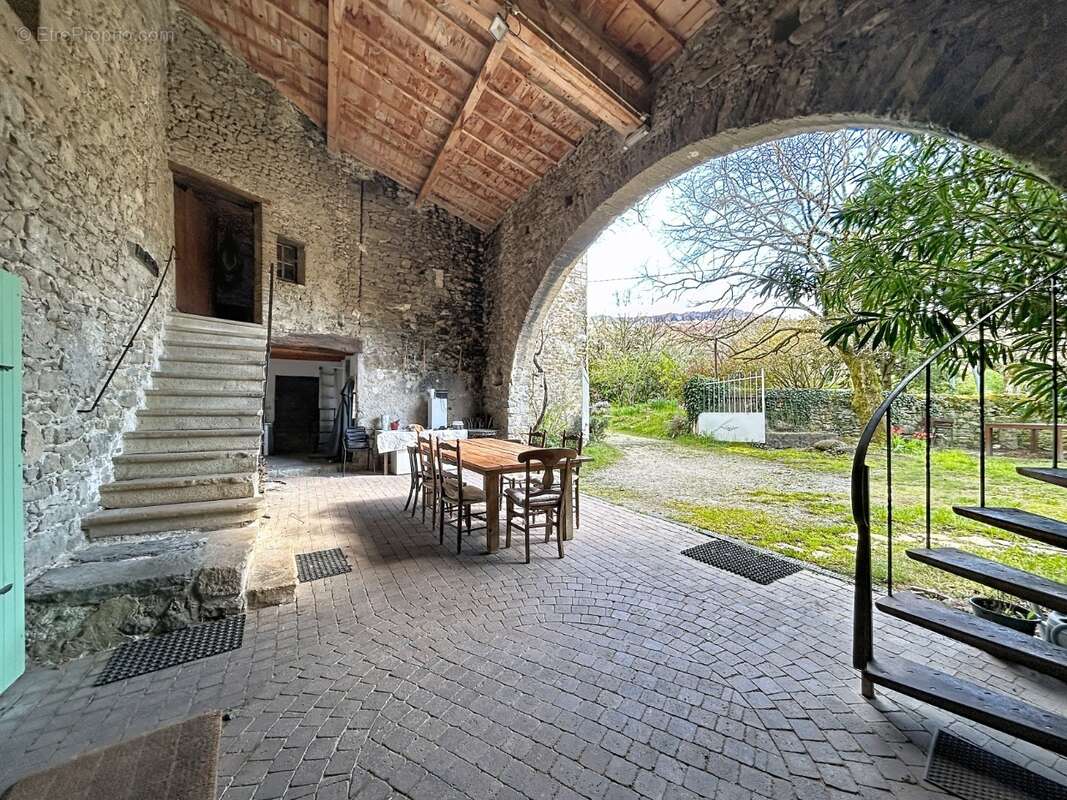 Maison à PONT-DE-BARRET