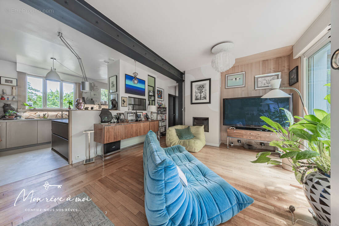 Maison de 168m2 lumineuse et au calme avec piscine, jardin et parkings - photo 6