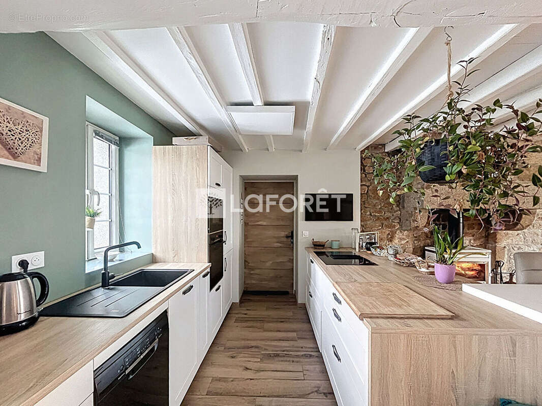 Maison à SAINT-BOMER-LES-FORGES