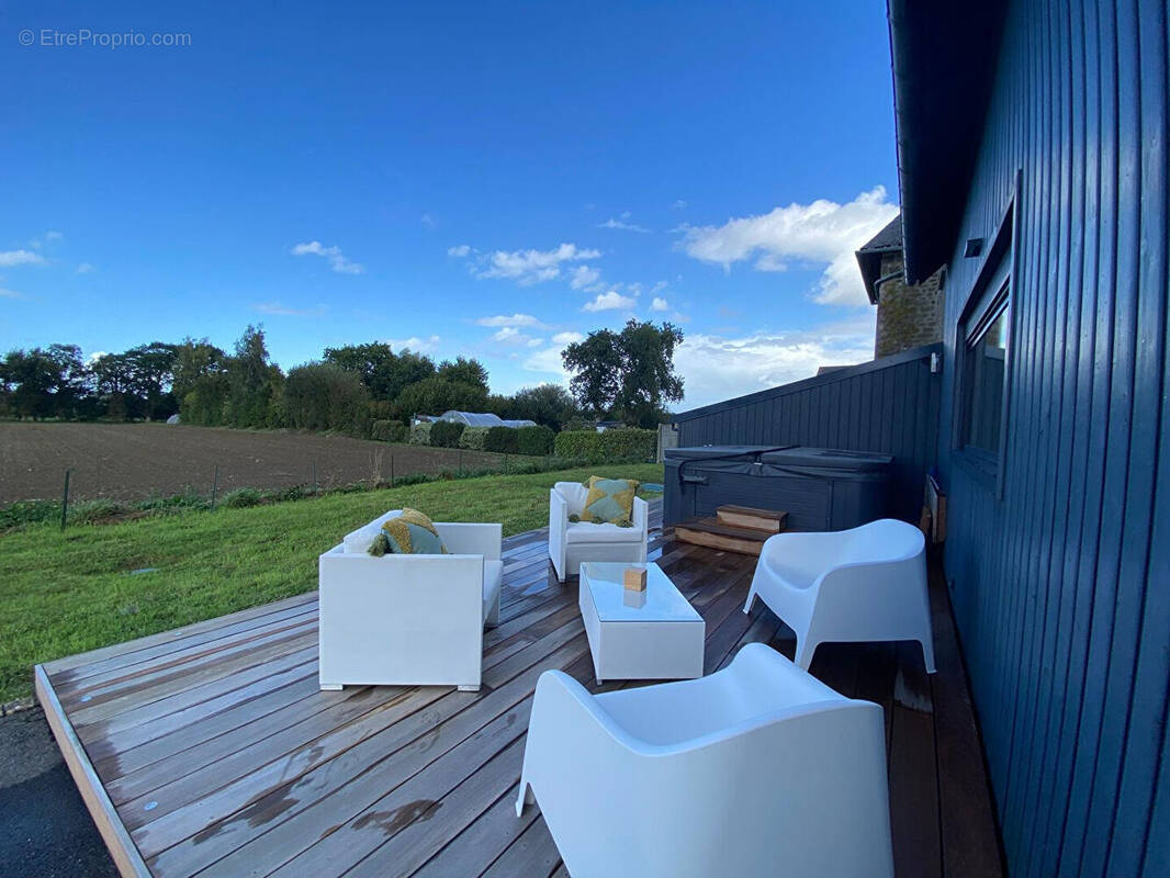 Maison à SAINT-MELOIR-DES-ONDES