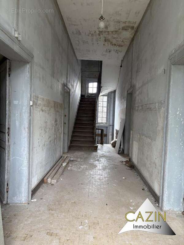 Maison 400 m² à Heugon  - photo 2