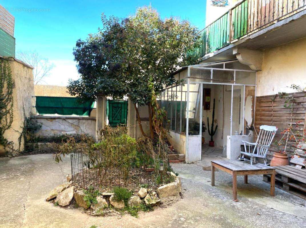 Appartement à SANILHAC-SAGRIES
