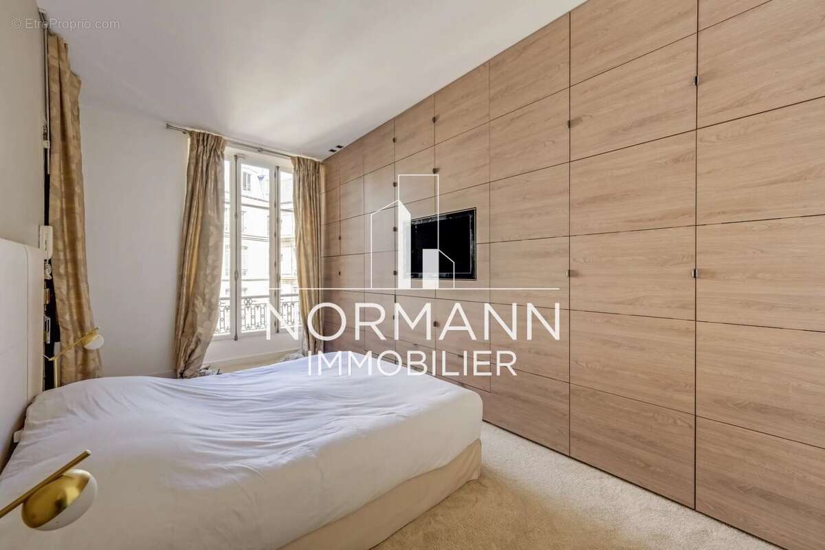 Appartement à PARIS-8E