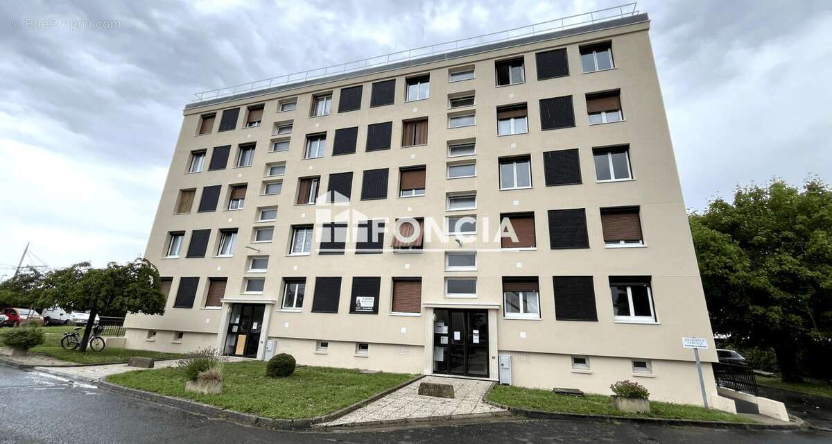 Appartement à SAINT-JEAN-DE-BRAYE