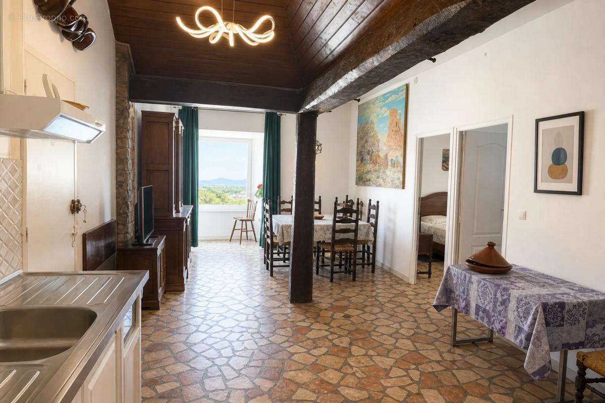 Ensemble immobilier de 400 m² - 5 appartements – Dordives - photo 2