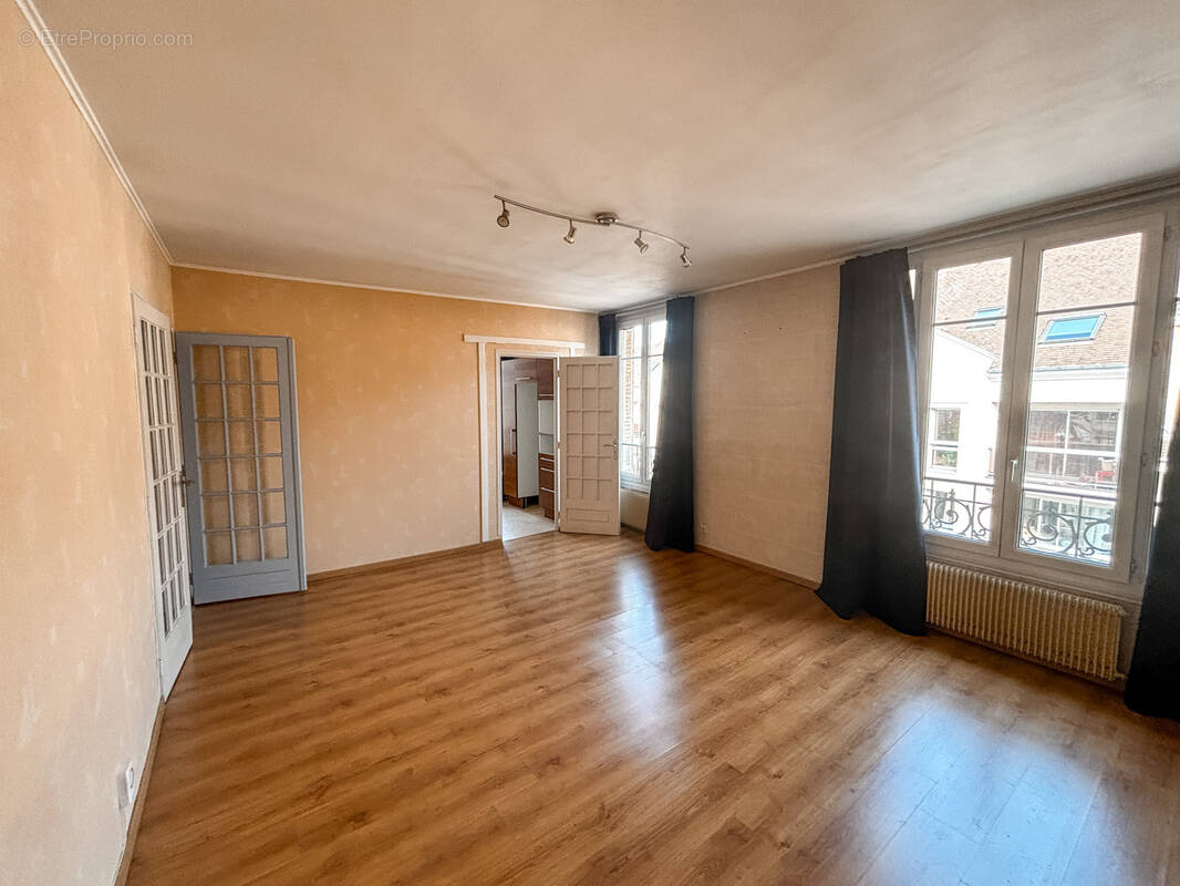 Appartement à SARTROUVILLE