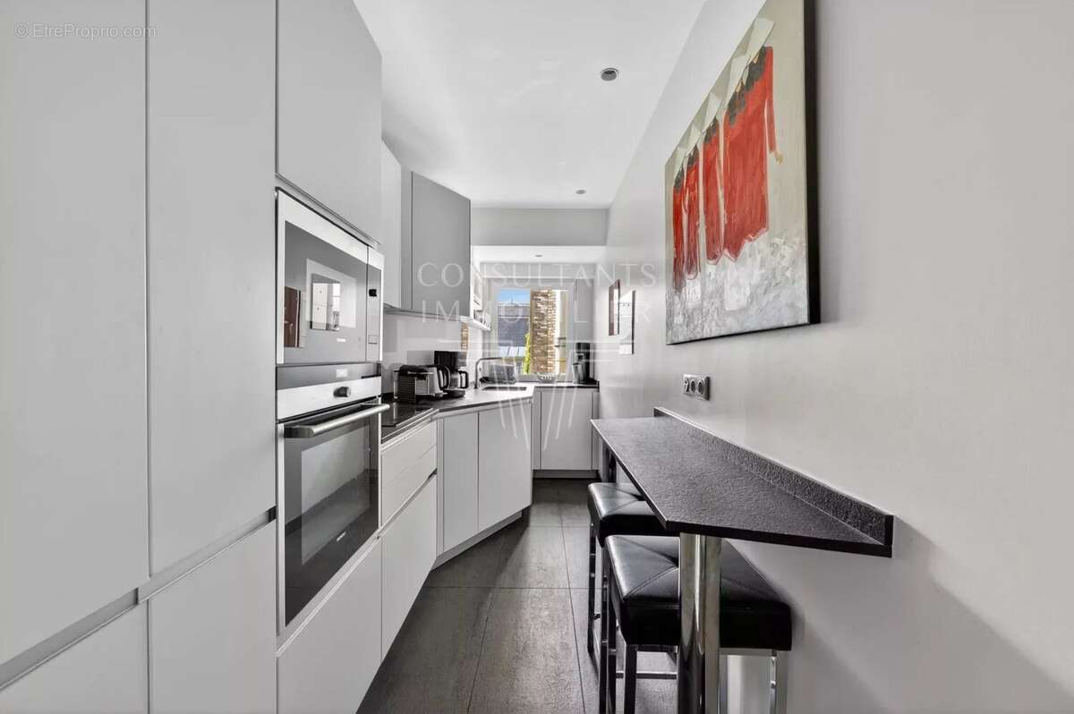 Appartement à PARIS-7E