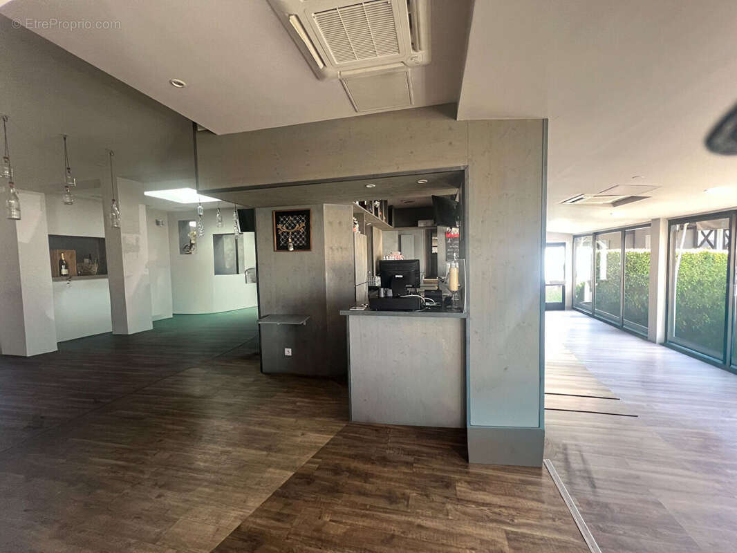 Commerce à SAINT-RAMBERT-D'ALBON