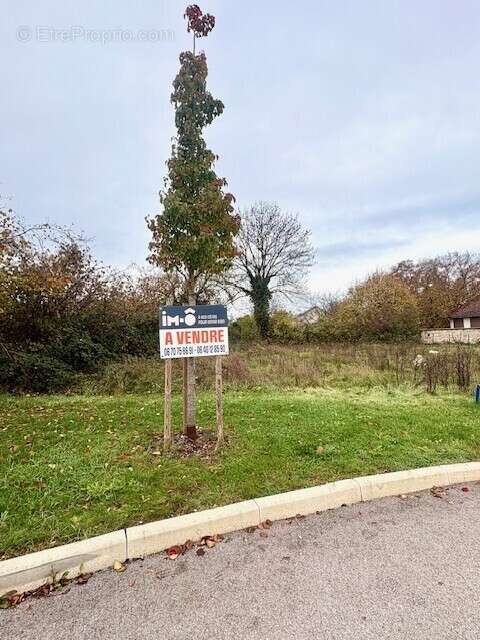 Terrain à FLEUREY-SUR-OUCHE