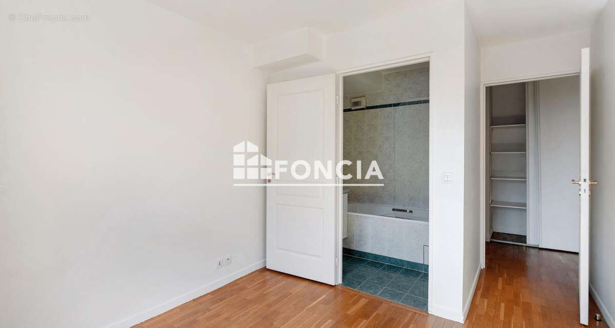 Appartement à LE PLESSIS-ROBINSON