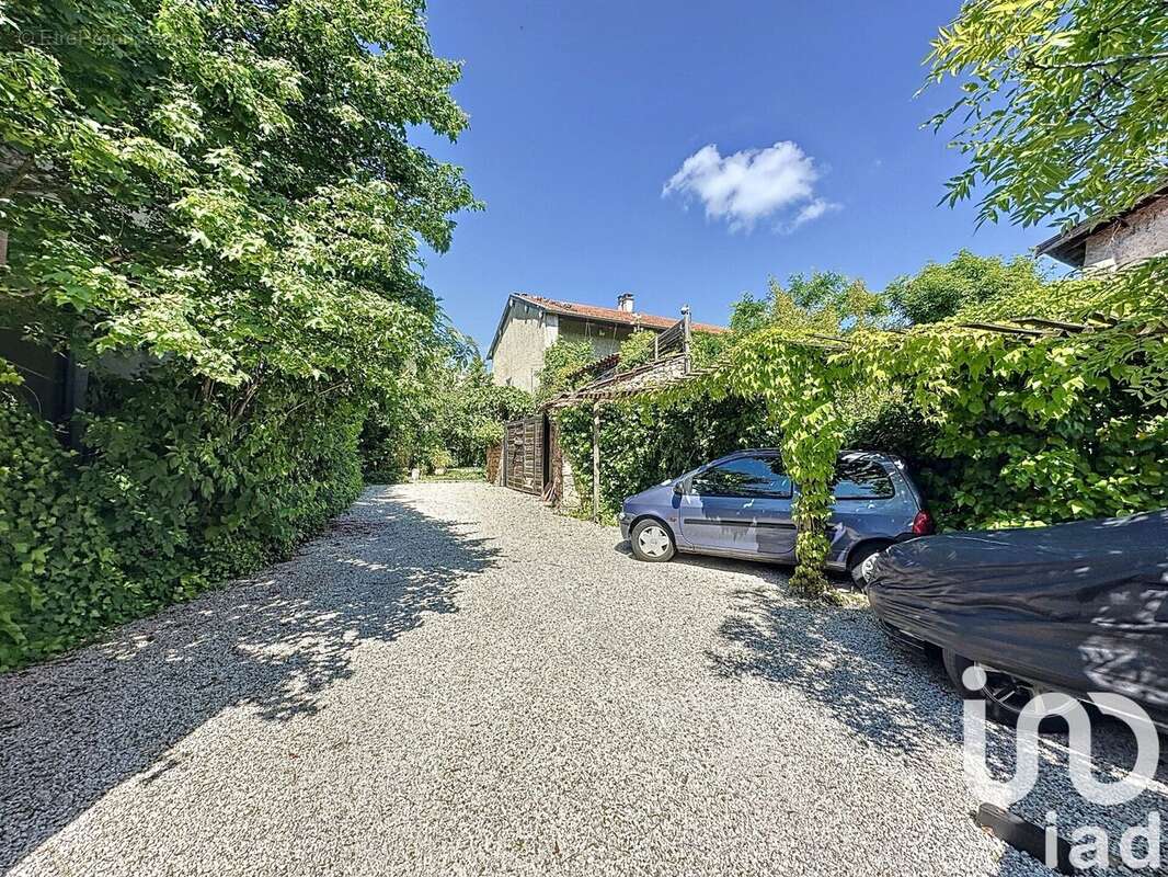 Photo 4 - Maison à SAINT-GENIS-LES-OLLIERES