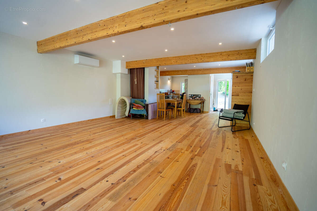 Maison à MONTAIGU-DE-QUERCY