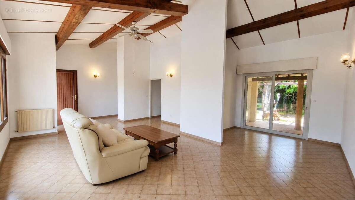 Maison avec garage et piscine - photo 4