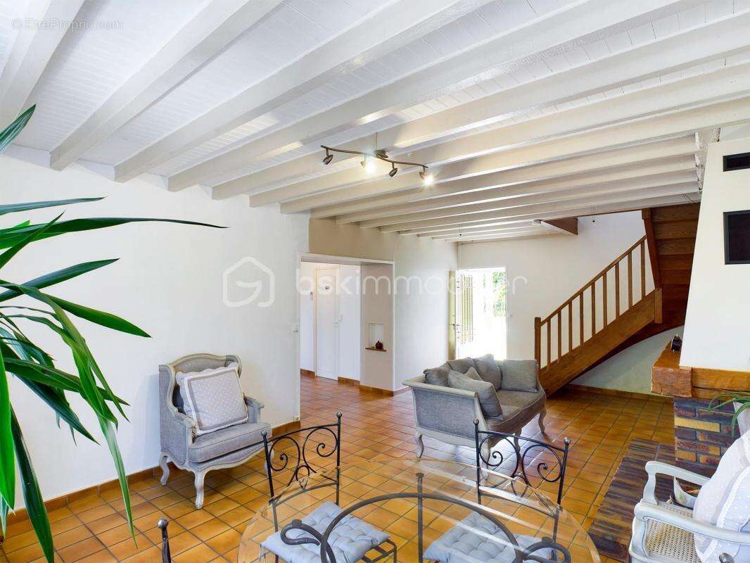 Maison à CLOS-FONTAINE