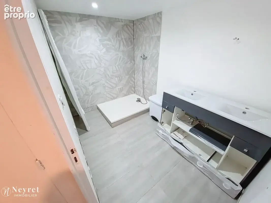 Maison individuelle totalement rénovée de 140 m2 sur 1850 m2de terrain - photo 14