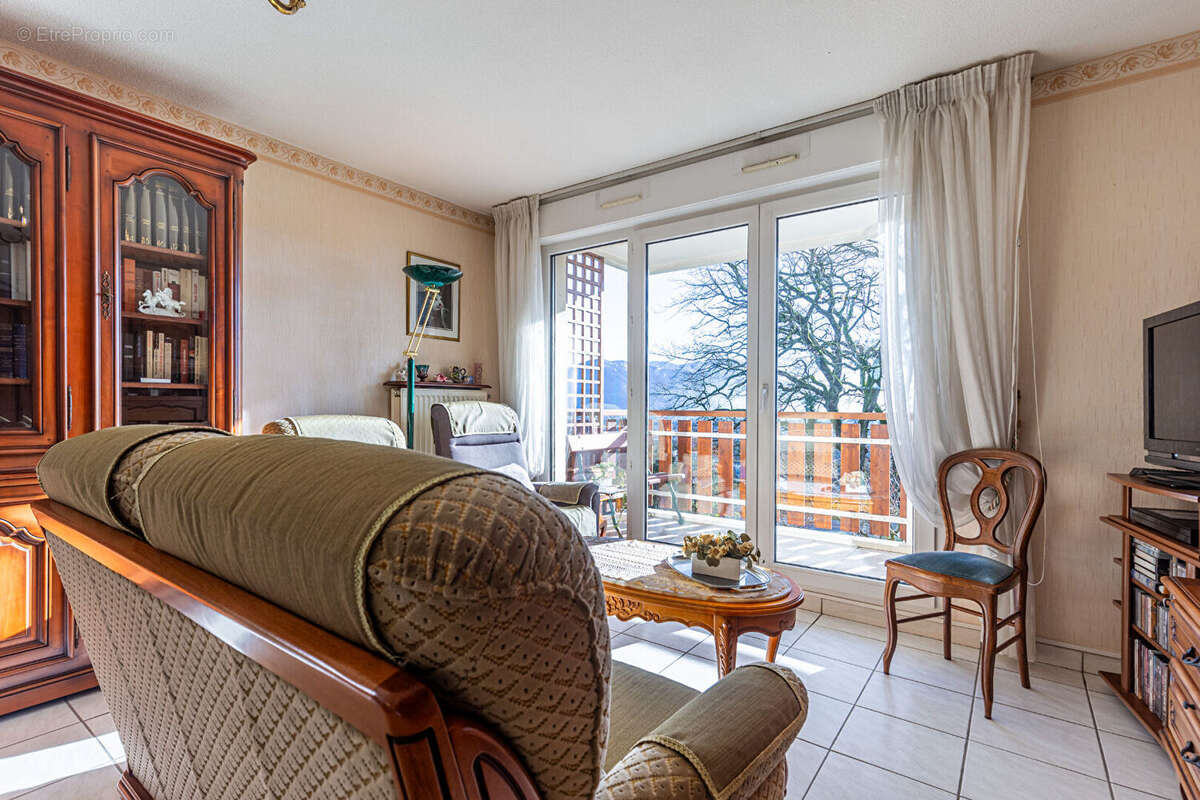 Laforet immobilier - exclusivite - "strelitzia" -  poisy - appartement t4 de 82,32m2 - balcons - dpe c - vue degagee - garage en - photo 4