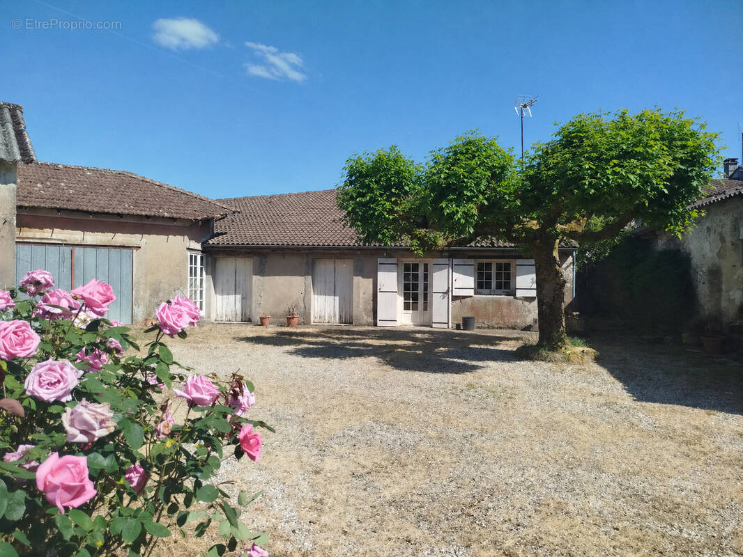 Maison à SOUSSAC