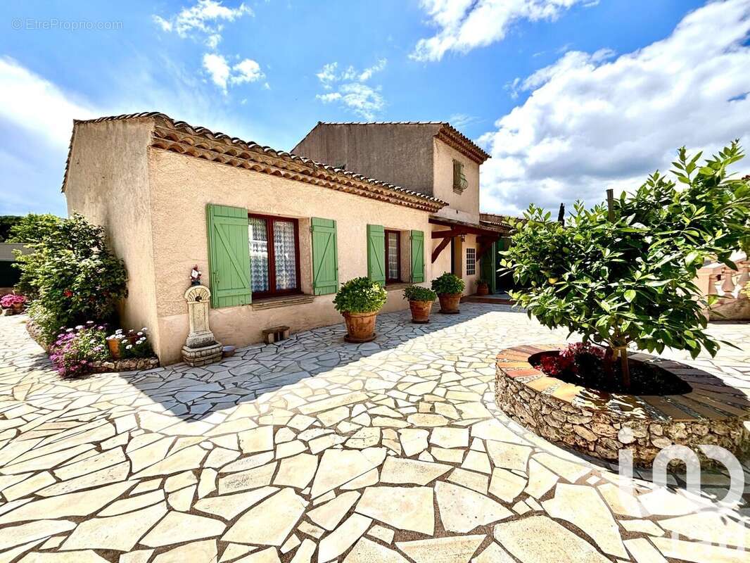 Photo 2 - Maison à SAINT-RAPHAEL