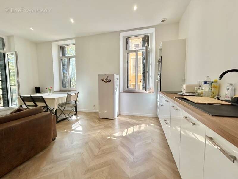 Appartement à LE MUY